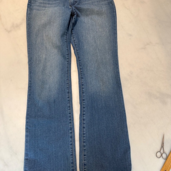 Joe’s Women’s Jeans, Size 31 X 32” inseam, in great condition, 90% Cotton - Picture 2 of 11